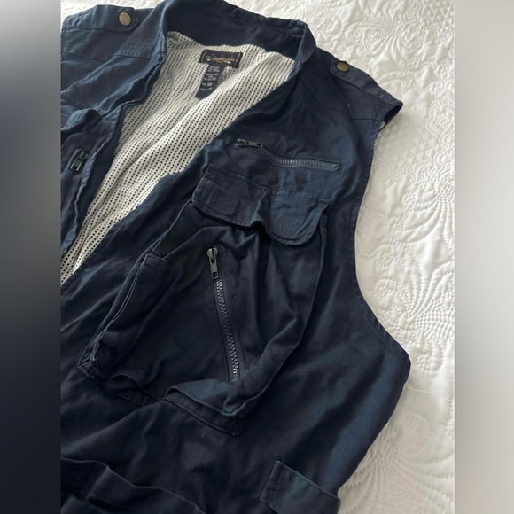 Men’s XXL Fishing Vest - Picture 3 of 4